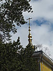 Крест на надвратной церкови во имя прп. Иоанна Рыльского.