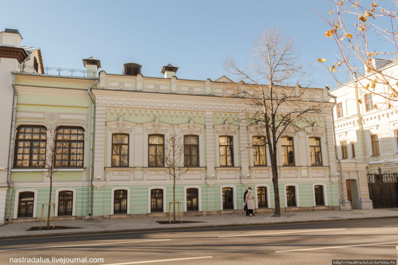 Симпатичный фасад: Москва, Россия