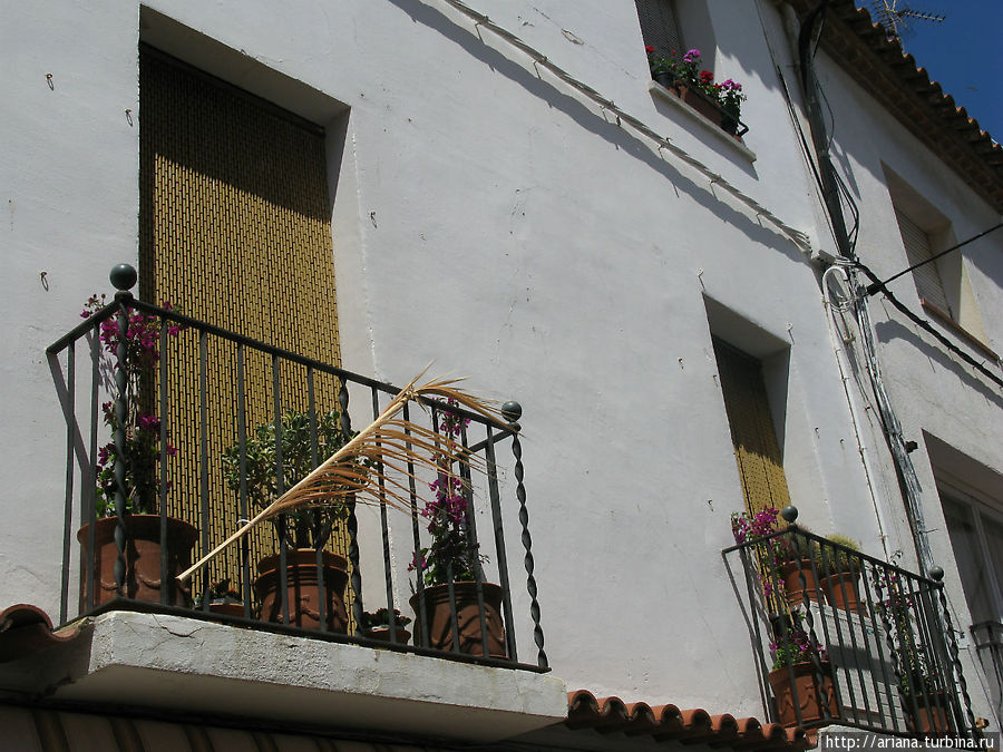 Тосса. Девушка в белом Тосса-де-Мар, Испания
