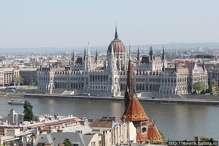 Вид на Парламент.