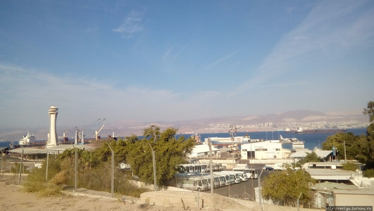 Самый большой морской порт на Красном море Акаба, Иордания
