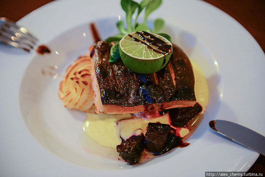 традиционное Финское блюдо Лосось на гриле традиционное Финское блюдо Лосось на гриле