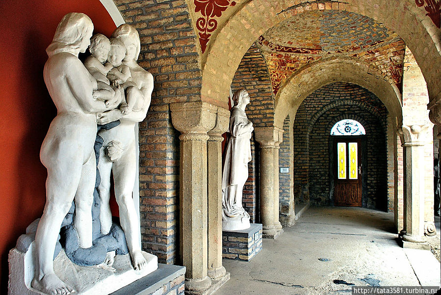 Скульптуры замка Бори Секешфехервар, Венгрия