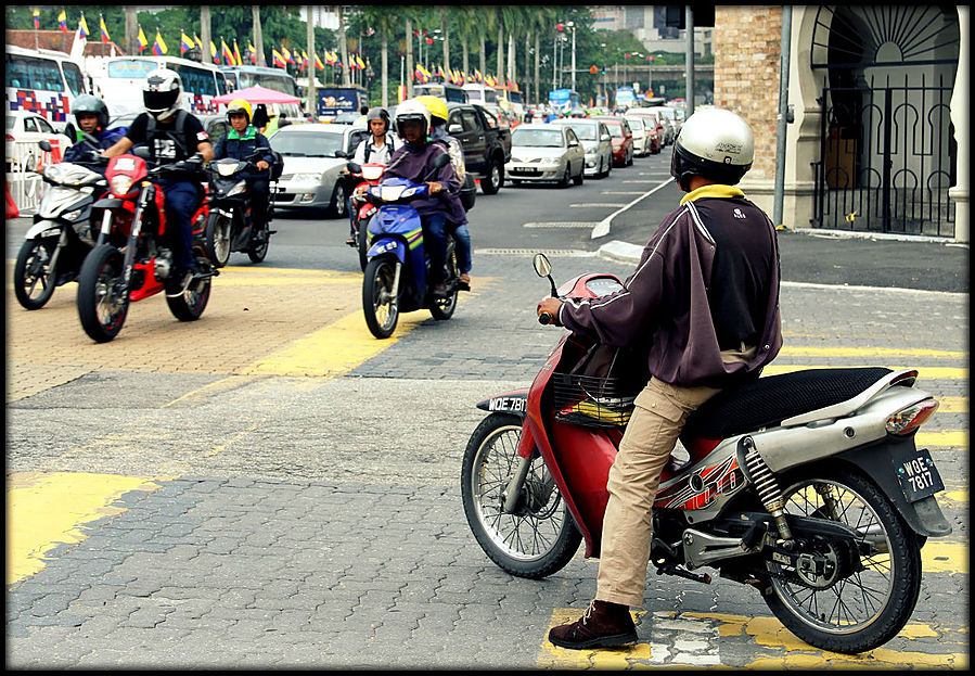 Обычные люди — Куала-Лумпур Куала-Лумпур, Малайзия