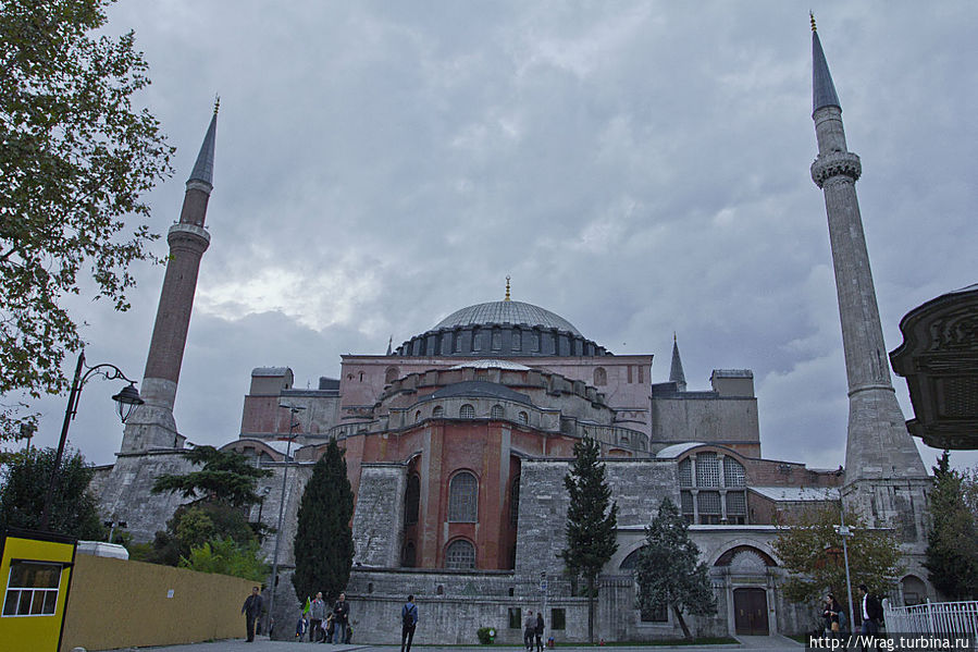 На этом моя экскурсионная прогулка была закончена, день получился очень насыщенным и информативным. Стамбул, Турция