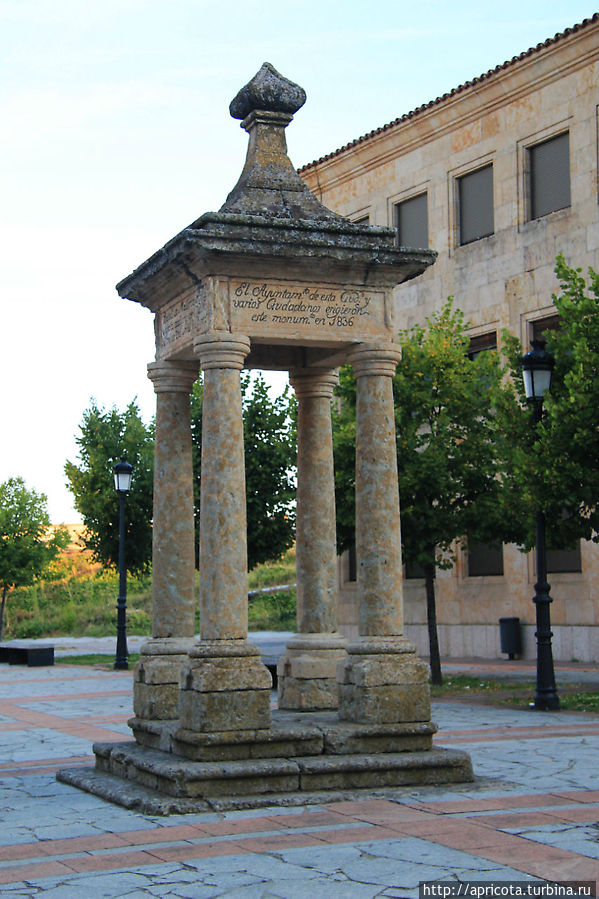 площадь перед собором Сьюдад-Родриго, Испания