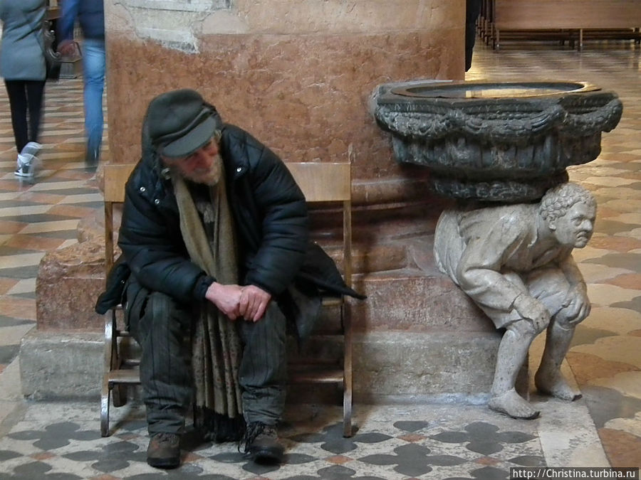 Базилика Св. Анастасии Верона, Италия Базилика Св. Анастасии Верона, Италия