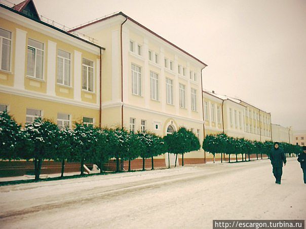 А вот еще одно заведение образования! Когда-то это здание было реальным училищем, а теперь просто средняя школа №2. Рогачев, Беларусь