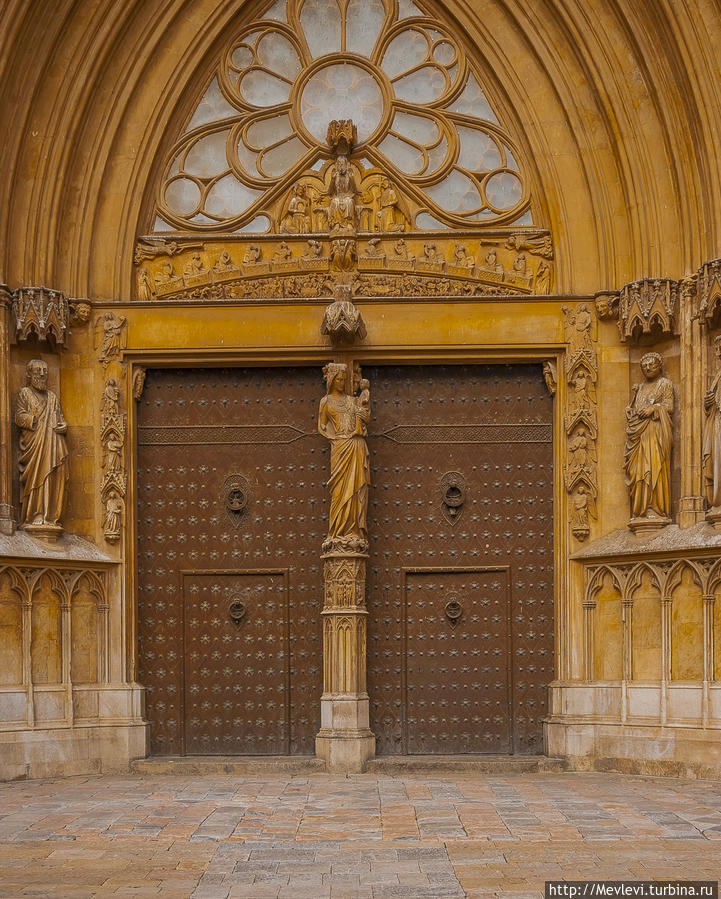 Кафедральный собор Таррагоны Таррагона, Испания Кафедральный собор Таррагоны Таррагона, Испания