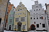 А эти три будто бы слипшихся средневековых домика являются одной из достопримечательностей Риги и называются «Три брата».