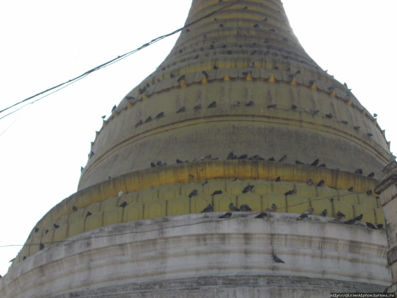 Посещение типичной небольшой пагоды Шуэбо, Мьянма