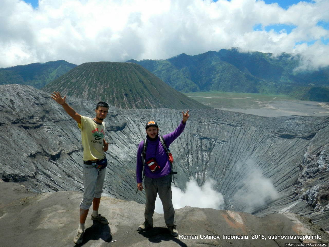 На мотобайках на вулкан Бромо, Ява, Индонезия Ява, Индонезия