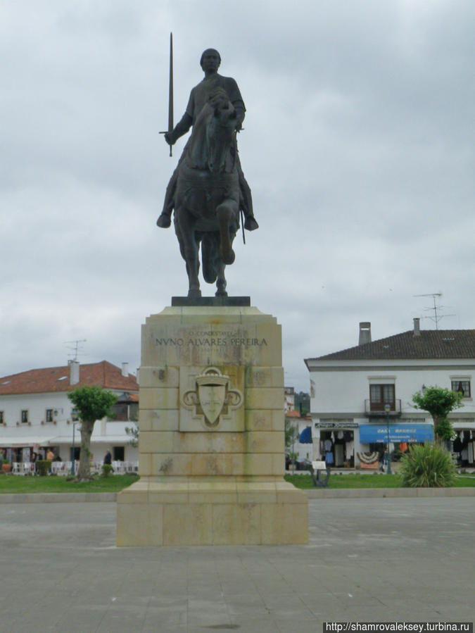 Памятник Нуньо Альварес Перейра Баталья, Португалия