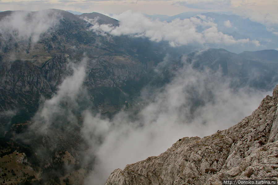 Вверх по каменной вилке 2 — Обманчивая вертикаль Сальдес, Испания Вверх по каменной вилке 2 — Обманчивая вертикаль Сальдес, Испания
