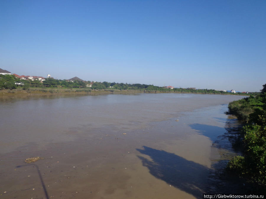Нетуристический Янгон. Прогулка по Thanthumar Rd. Янгон, Мьянма Нетуристический Янгон. Прогулка по Thanthumar Rd. Янгон, Мьянма