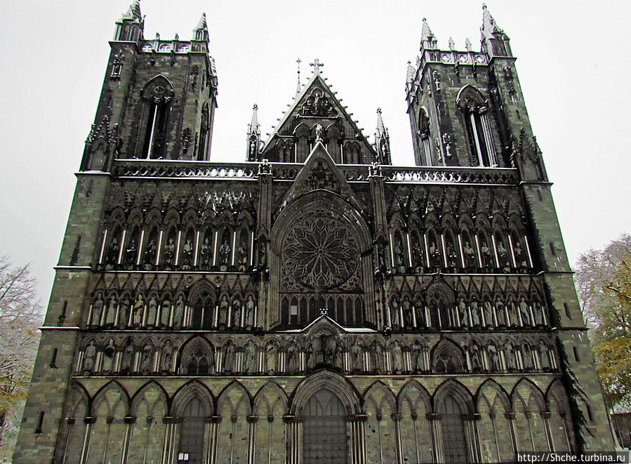 Кафедральный собор Нидаросс — место коронации королей Тронхейм, Норвегия Кафедральный собор Нидаросс — место коронации королей Тронхейм, Норвегия