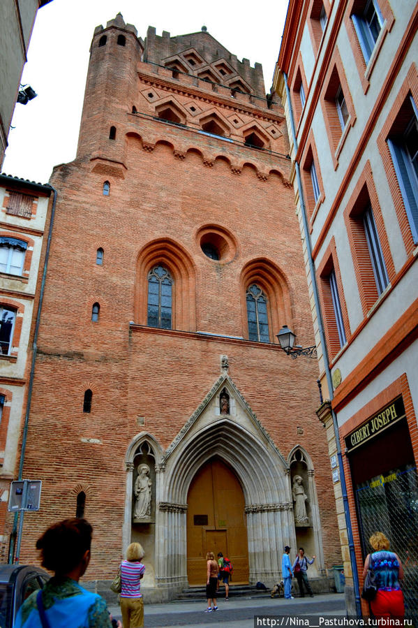 По пути святого Сатурнина в Тулузе Тулуза, Франция По пути святого Сатурнина в Тулузе Тулуза, Франция