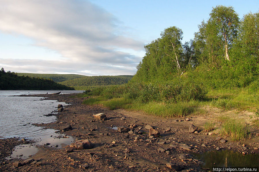 Река Тана с финской стороны Танабрю, Норвегия