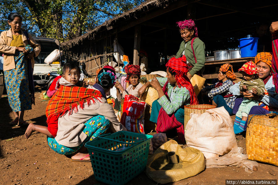 Рынок на озере Инле. День 1 Озеро Инле, Мьянма
