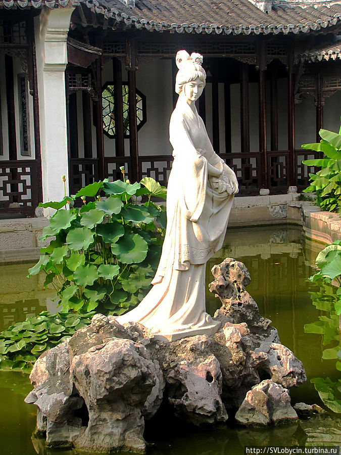 Скульптура легендарной девушки Нанкин, Китай