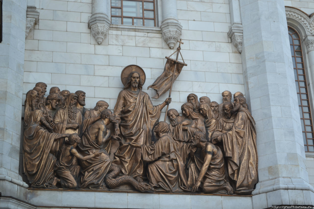 Храм Христа Спасителя. Горельефы на восточном фасаде Москва, Россия