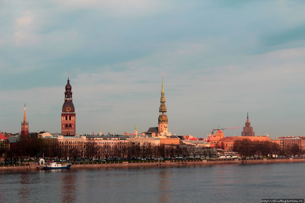 Вантовый мост через Даугаву Рига, Латвия