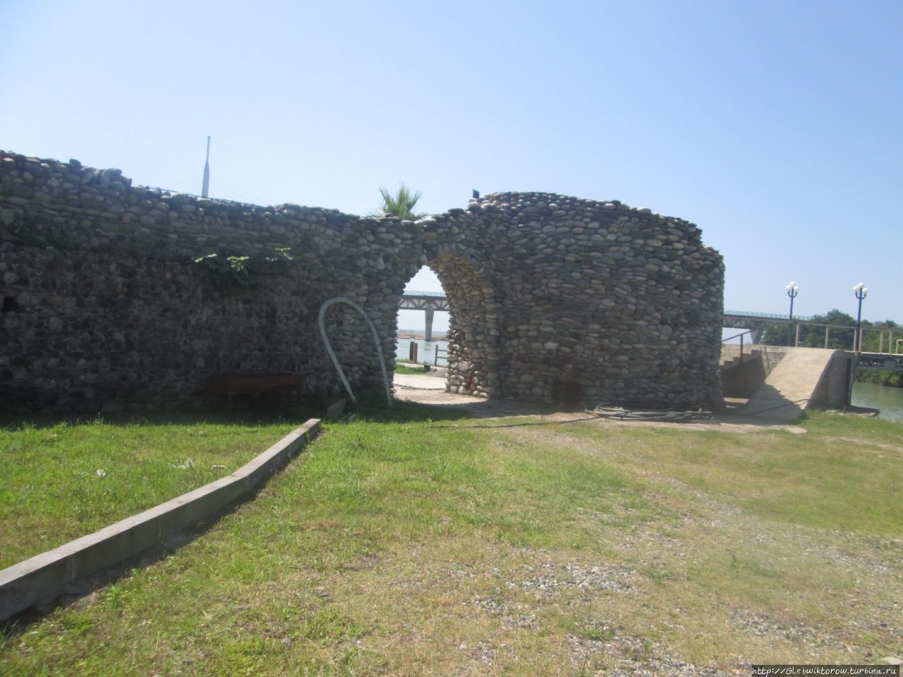 Прогулка около крепости и кемпинга Анаклиа, Грузия