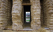 Соломенный Парфенон — одна из главных достопримечательностей фермы.