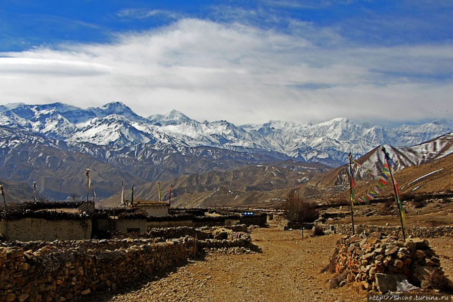 первые по пути встречаются 3 маленькие деревенки, это Jhaite (3820m) Запретное Королевство Мустанг, Непал