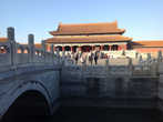 Запретный Город строился в 1406—1420 годах. Общая площадь — 720 тыс. м²; дворцовый комплекс насчитывает 8707 комнат (по легенде — 9999). Окружён стеной длиной 3400 м и рвом с водой, который называется «Золотая вода». В его возведении принимали участие миллион строителей и 100 тыс. других специалистов — мастеров резьбы по камню, дереву, художников и т. д. Ведут в него с площади Тяньаньмэнь Врата Небесного Спокойствия. Название его произошло из-за ограниченного доступа на территорию комплекса во время империи (ещё в XIX веке иностранцы почти никогда там не бывали, поэтому когда Пекин был взят в 1900 году при подавлении Боксёрского восстания, многие европейцы и американцы писали, как они смогли впервые посетить таинственный дворцовый комплекс).