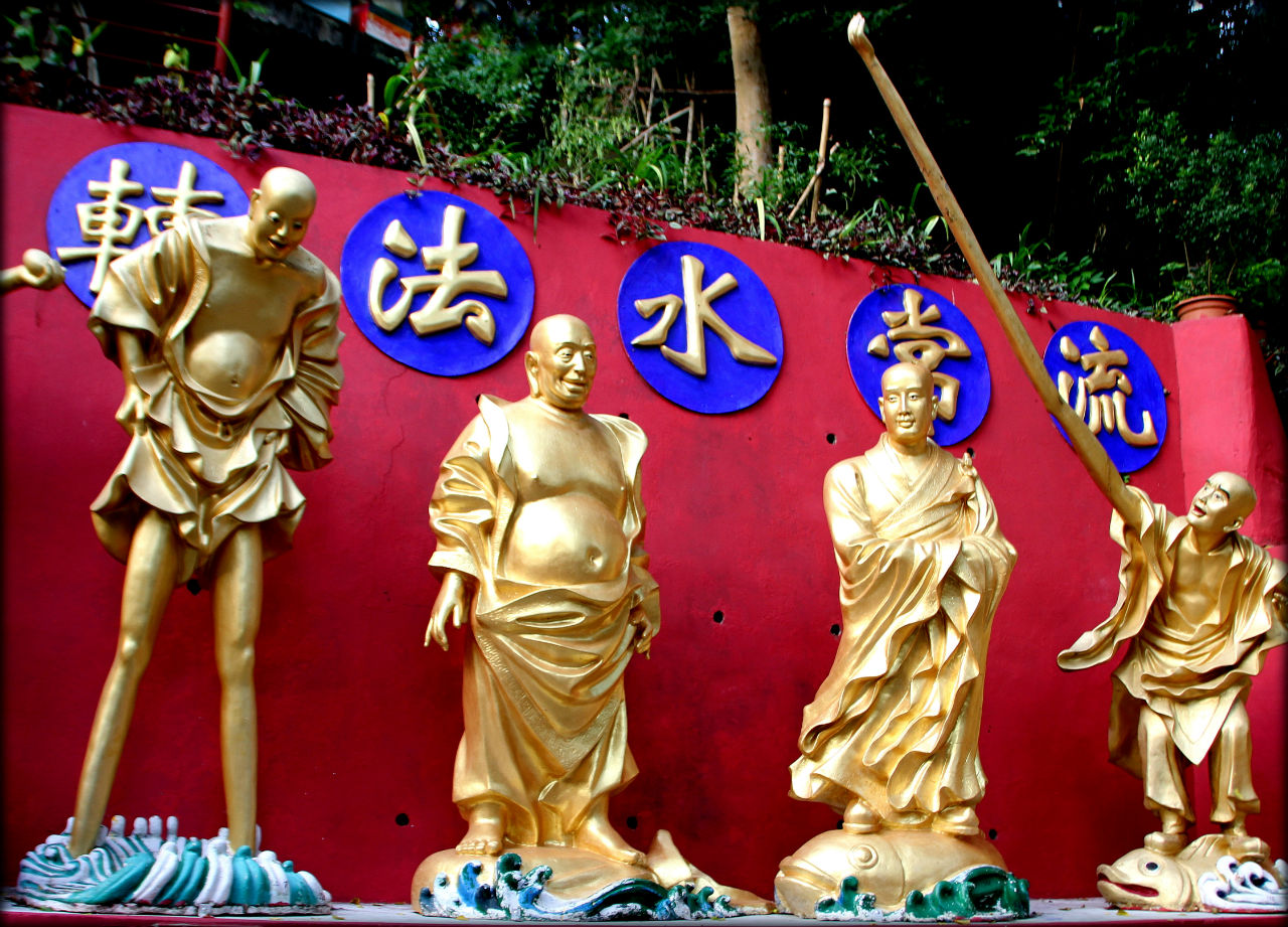 Монахи похожие на нас или наедине с золотыми Буддами Ша-Тин, Гонконг