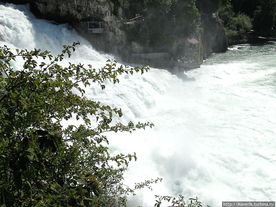 Сказочная игра природы Рейнского водопада Шаффхаузен, Швейцария