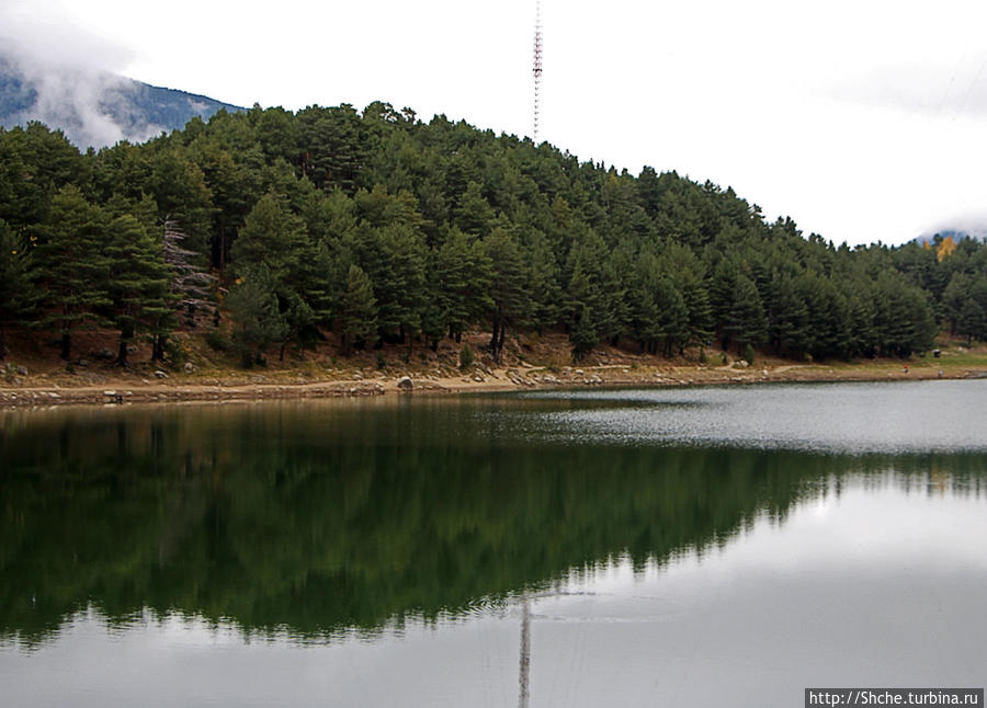 Горное озеро Llac d'Engolasters и возможность прогуляться Озеро Энголастерс, Андорра