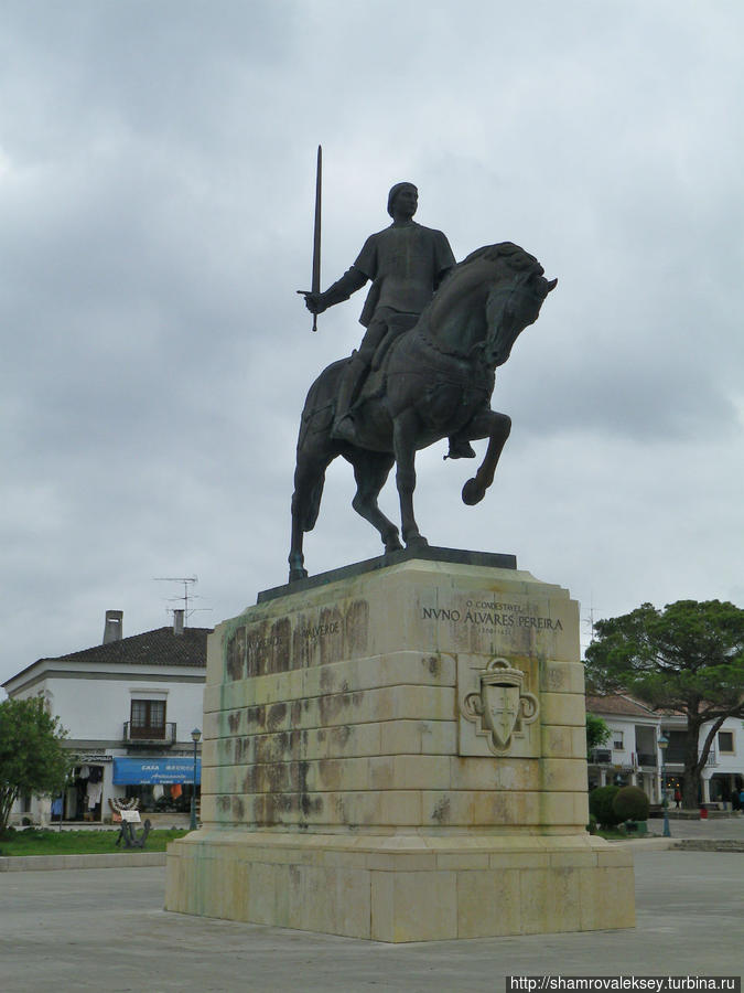 Памятник Нуньо Альварес Перейра Баталья, Португалия