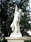 Скульптура большого Карэ Кассандра под защитой Паллады Эме Миле. Мрамор. 1877 г.