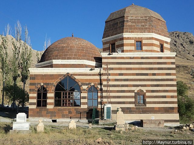 Мечеть с захоронениями. Трабзон, Турция