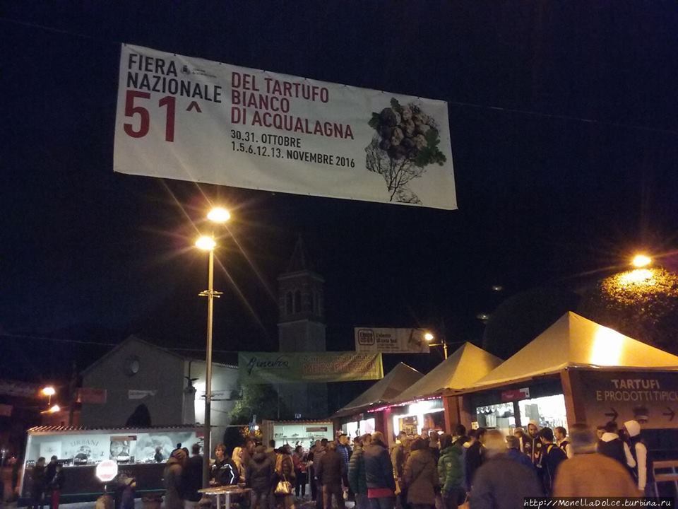 Национальный фестиваль трюфелей в Аккуаланьа в ноябре 2016 Аккуаланья, Италия