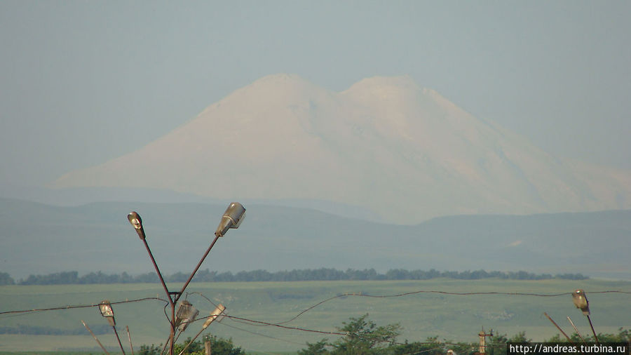 Просматривается Эльбрус Просматривается Эльбрус