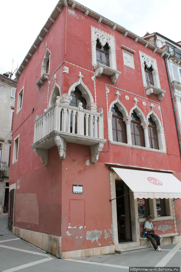 Центральная площадь города. Площадь Тартини Пиран, Словения Центральная площадь города. Площадь Тартини Пиран, Словения