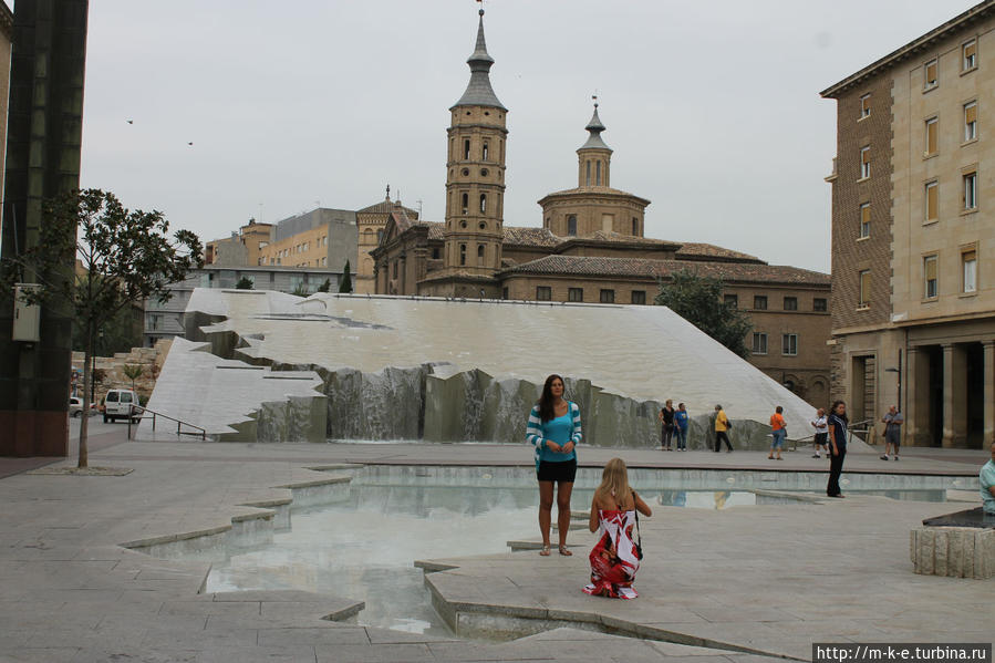 Все что можно увидеть на площади Пилар Сарагоса, Испания