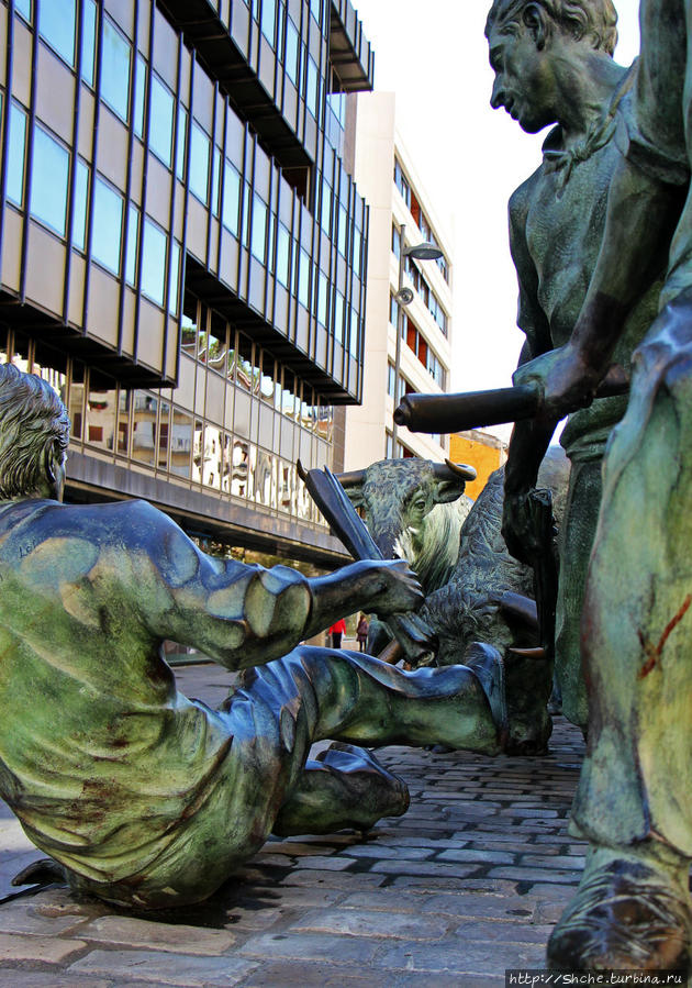 Monument to the Encierro Памплона, Испания