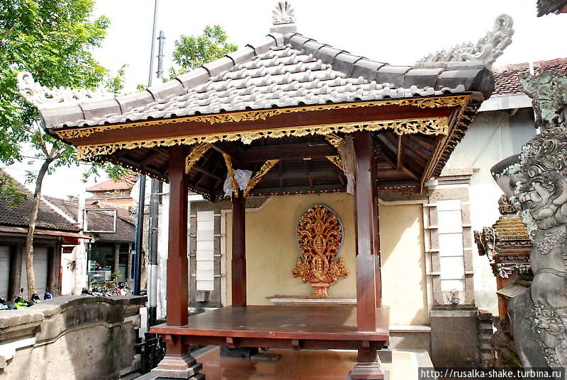 Храм  номер 15 479 Кута, Индонезия