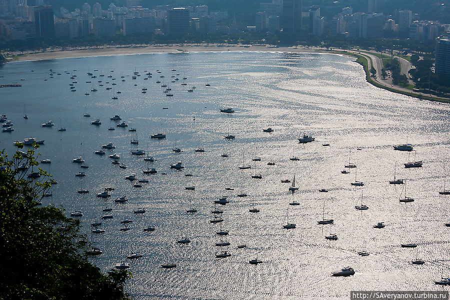 Яхты в заливе Гуанабара Рио-де-Жанейро, Бразилия