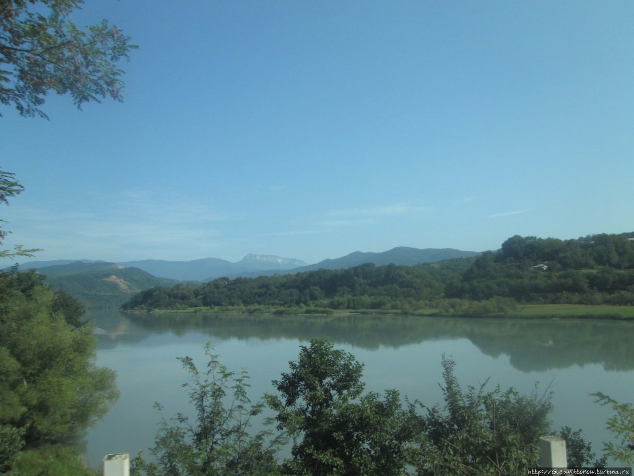 Поездка в Рачу Амбролаури, Грузия Поездка в Рачу Амбролаури, Грузия