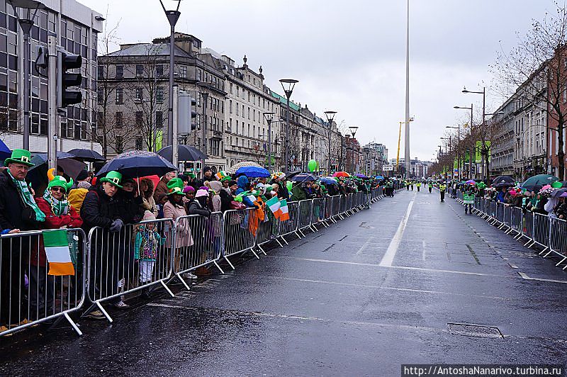 Путь парада вниз по О’Коннелл Стрит. Вдалеке видна Дублинская Игла Дублин, Ирландия