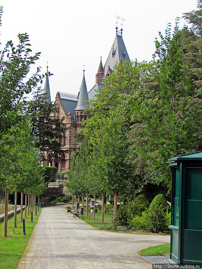 Вот появились очертания Драхенбурга Вот появились очертания Драхенбурга