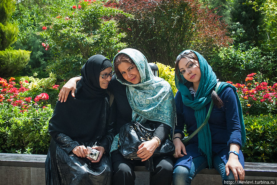 Иран, Исфахан: Качающиеся минареты Минар Джомбан Исфахан, Иран