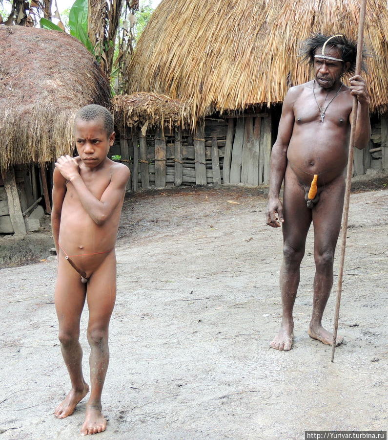 Мальчик и мужчина дани Вамена, Индонезия