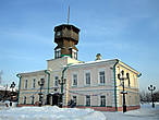 Воскресенская полицейская часть с пожарной каланчой до революции, ныне — музей истории Томска с обзорной башней.