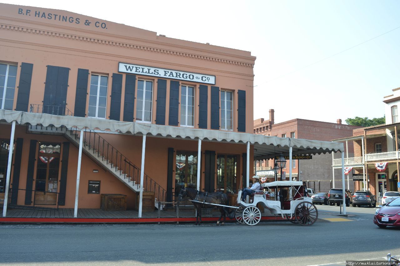 Уно, уно, уно, комплементо, Сакраменто Сакраменто, CША Уно, уно, уно, комплементо, Сакраменто Сакраменто, CША